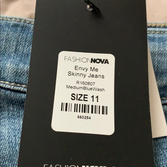 Fashionnova skinny jeans - Picture 3 of 4